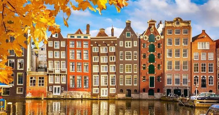 Classic Europe – Amsterdam, Paris & Switzerland